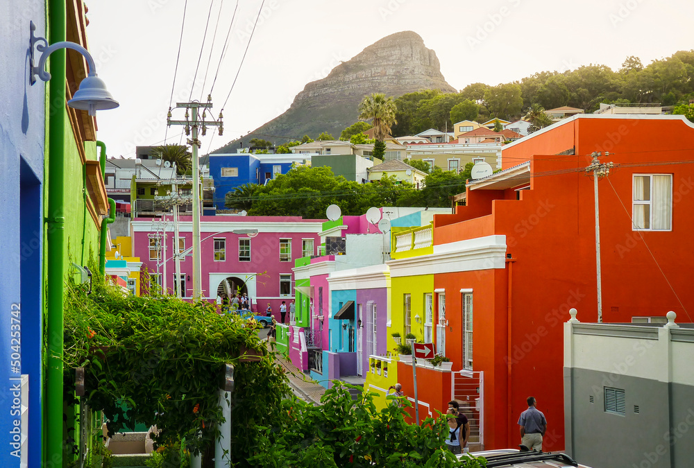 Colourful buildings in Bo-Kaap district in Cape Town, South Africa. - obrazy, fototapety, plakaty 