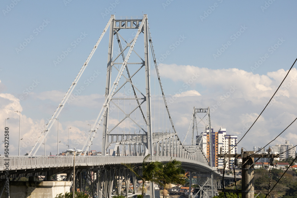 Obraz premium bridge Hercilio Luz over the ocean Brazil Florianopolis