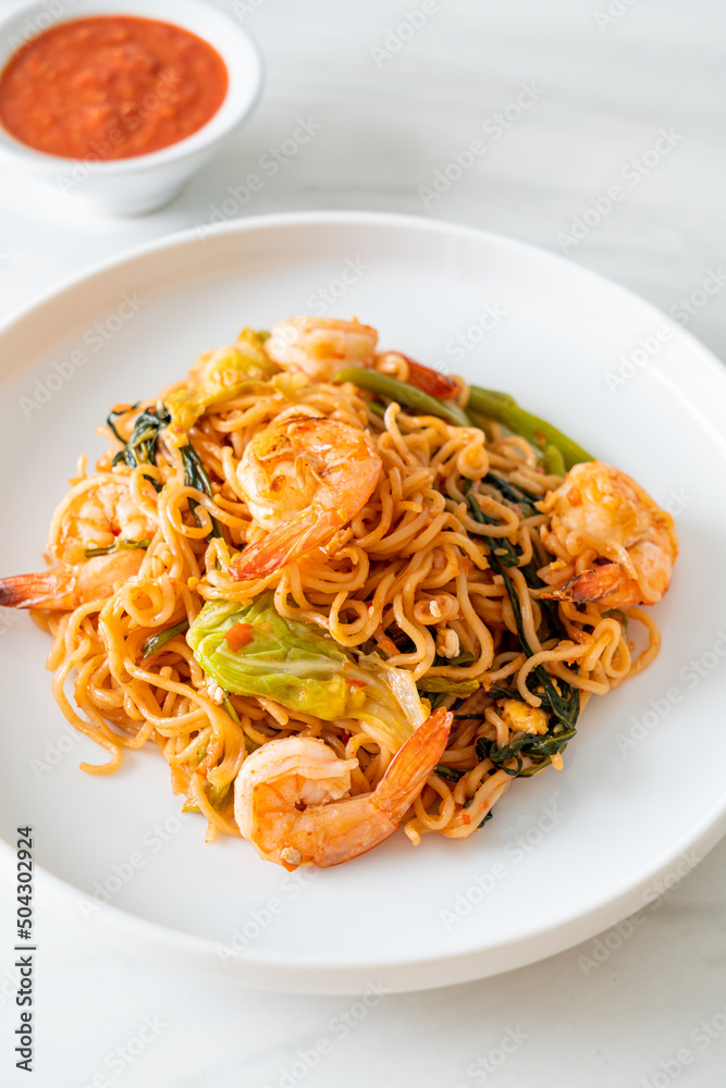 Stir-fried instant noodles sukiyaki with shrimps Stir-fried instant noodles sukiyaki with shrimps
