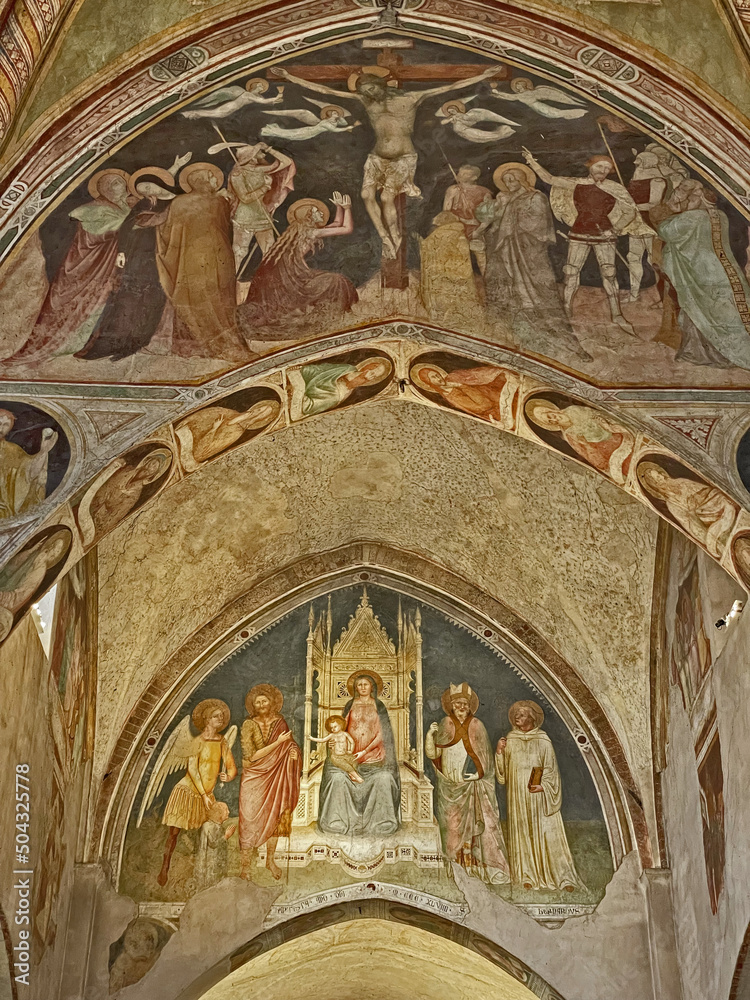 L'Abbazia di Viboldone, interno ed affreschi - Milano	