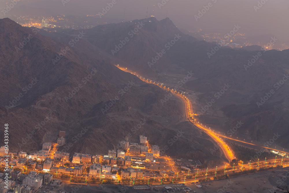 skyline-with-abraj-al-bait-royal-clock-tower-makkah-in-makkah-saudi