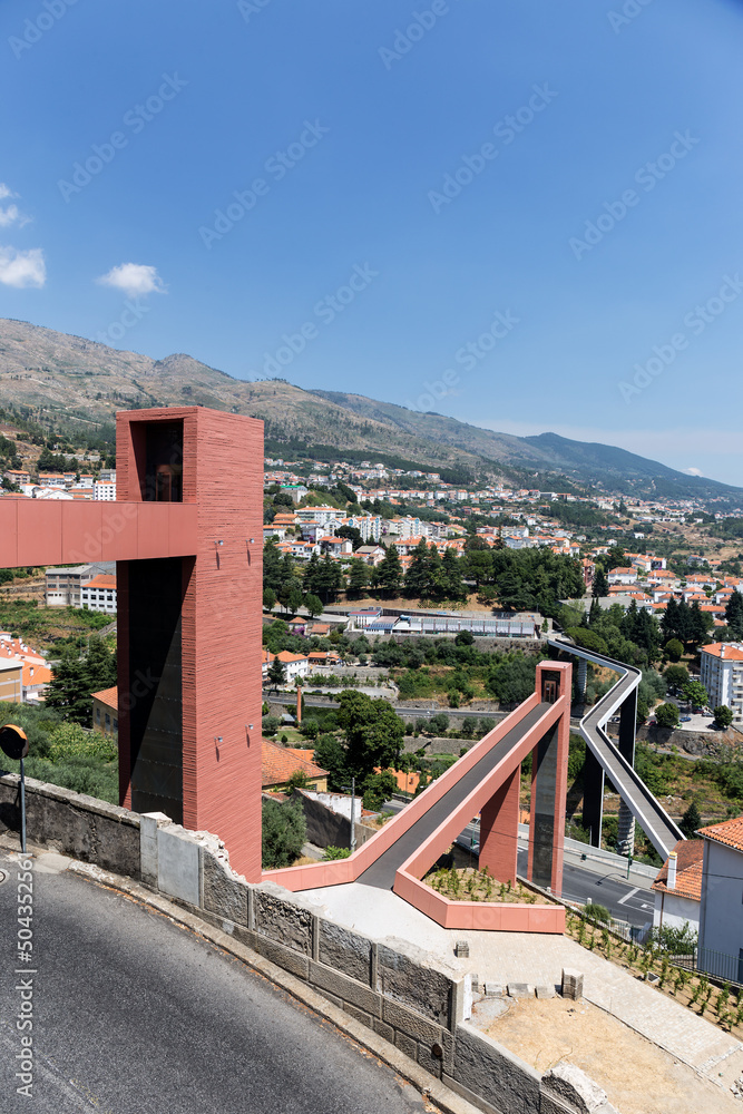Naklejka premium Pedestrian bridge and bicycle path over the Carpinteira valley