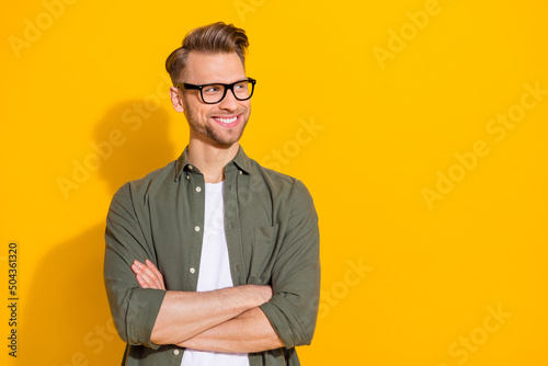 Stampa su tela Portrait of attractive cheerful content guy folded arms thinking copy empty spac