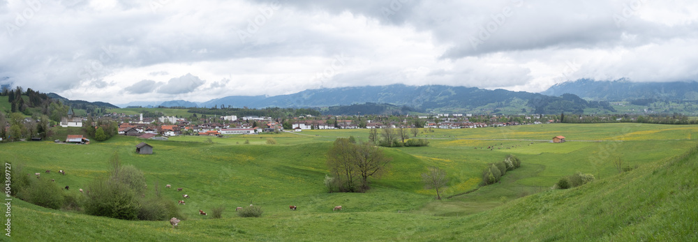 Landschaft bei Sonthofen im Oberallgäu Regierungsbezirk Schwaben Bayern Deutschland