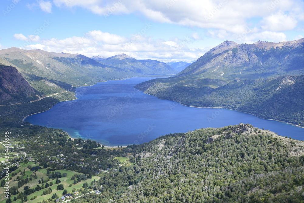 Obraz premium San Carlos de Bariloche is a city in the Argentinian province of Rio Negro. view of the lake and the city of Bariloche