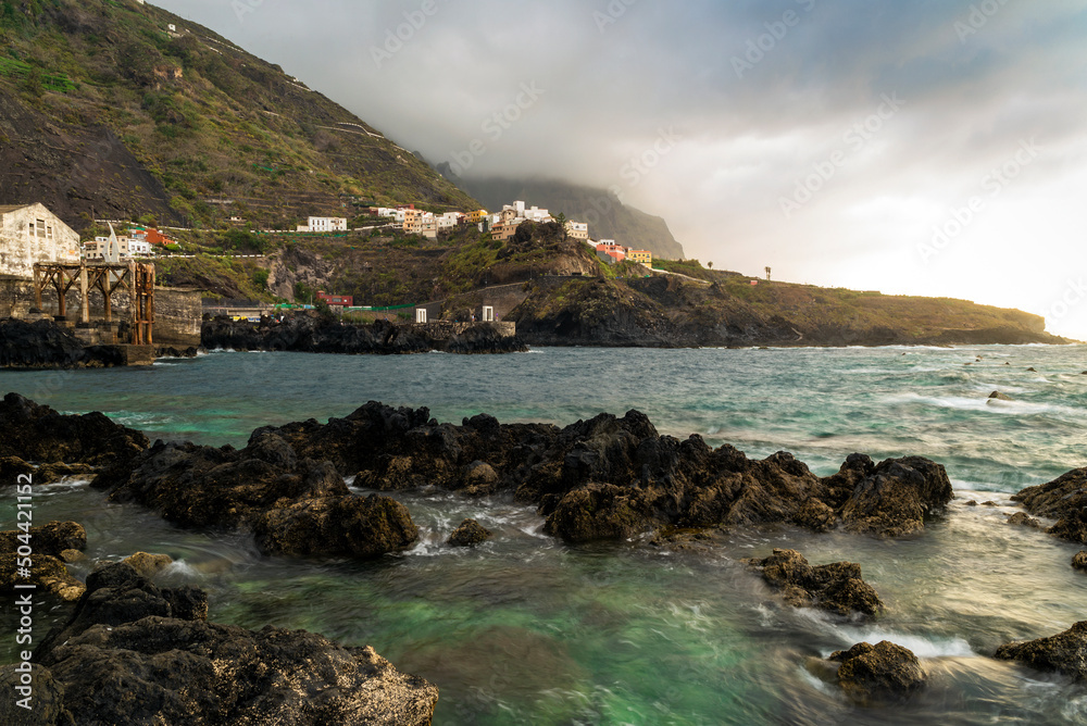 El pueblo de Garachico es también conocido por sus piscinas naturales junto al mar, en Tenerife, Islas Canarias, España
