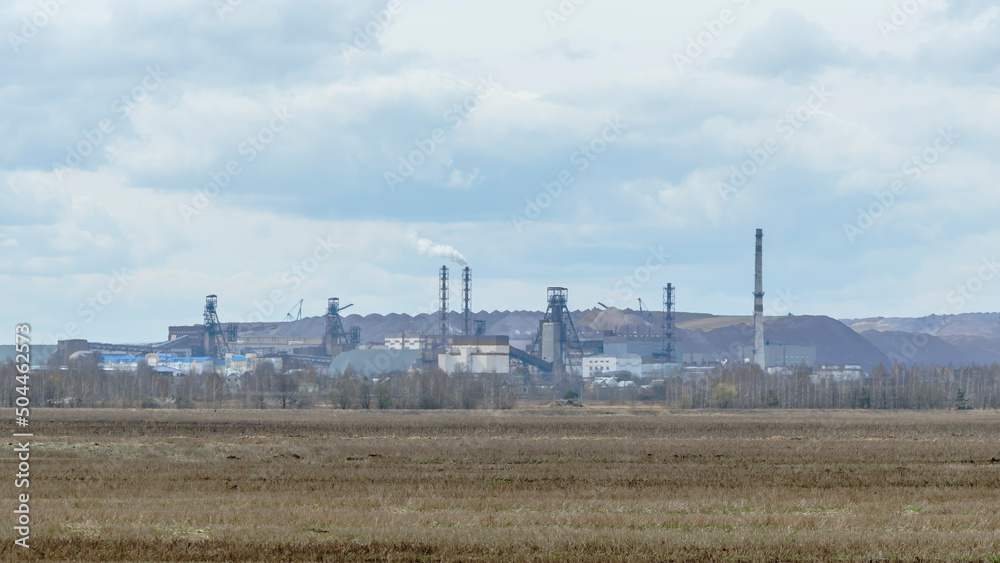 Koper for raising ore. Mine buildings. Technology to extract the mineral from underground. Mining. Potassium salt. Koper for raising ore. Mine buildings. Technology to extract the mineral from underground. Mining. Potassium salt.