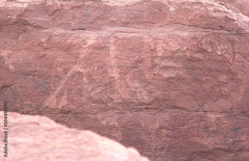Red sandstone is a large stone used for landscaping, decorating the garden to look natural with man-made and many patterns on the surface. Red sandstone is a large stone used for landscaping, decorating the garden to look natural with man-made and many patterns on the surface.