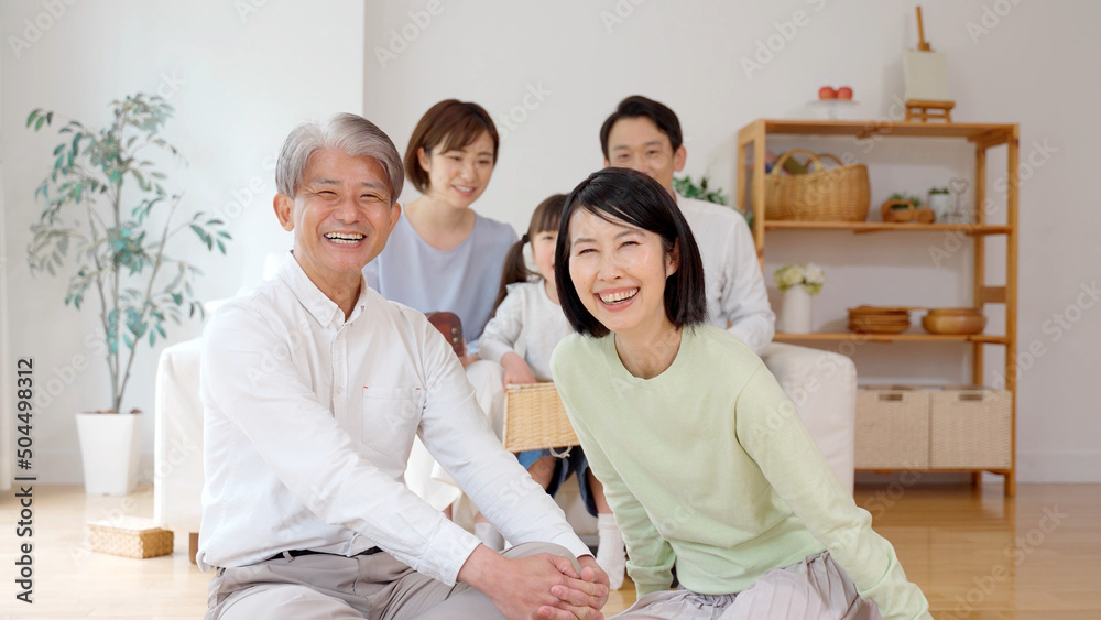 Fototapeta premium 三世代 家族 団らん