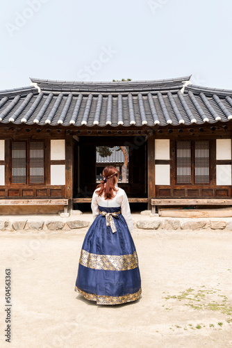 girl dressed in south korean hanbeok