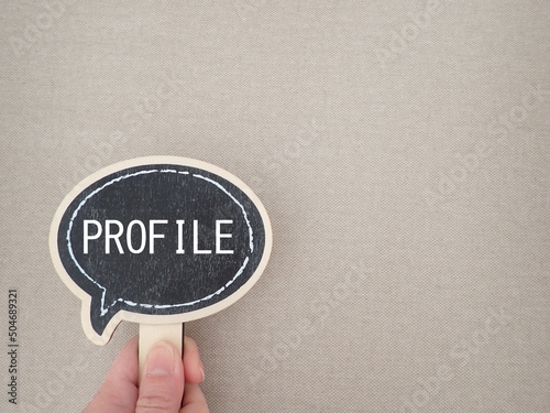 吹き出しにプロフィールPROFILEの単語、余白あり photo