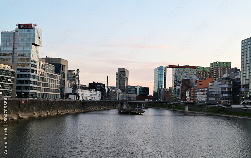 düsseldorfer medienhafen, düsseldorf, nrw, deutschland düsseldorfer medienhafen, düsseldorf, nrw, deutschland