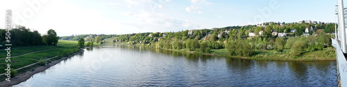 Durch die Stadt Dresden fliesst die Elbe und schafft abwechslungsreiche Ausblicke.