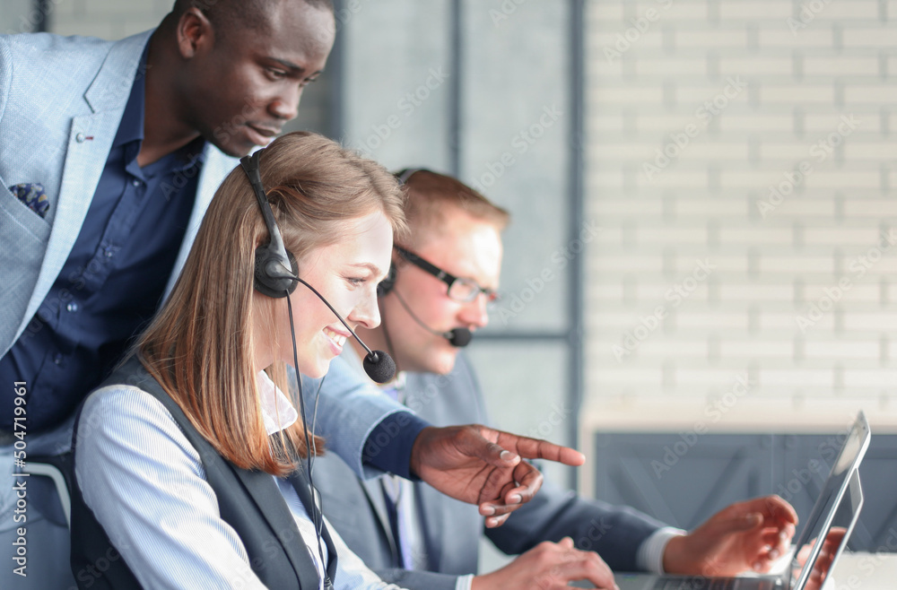 Call at and t. Телефонный оператор. оператор на телефоне. telephone operator. call center office.