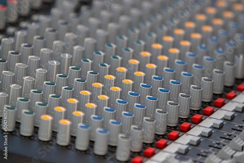 Control knobs on the mixing console