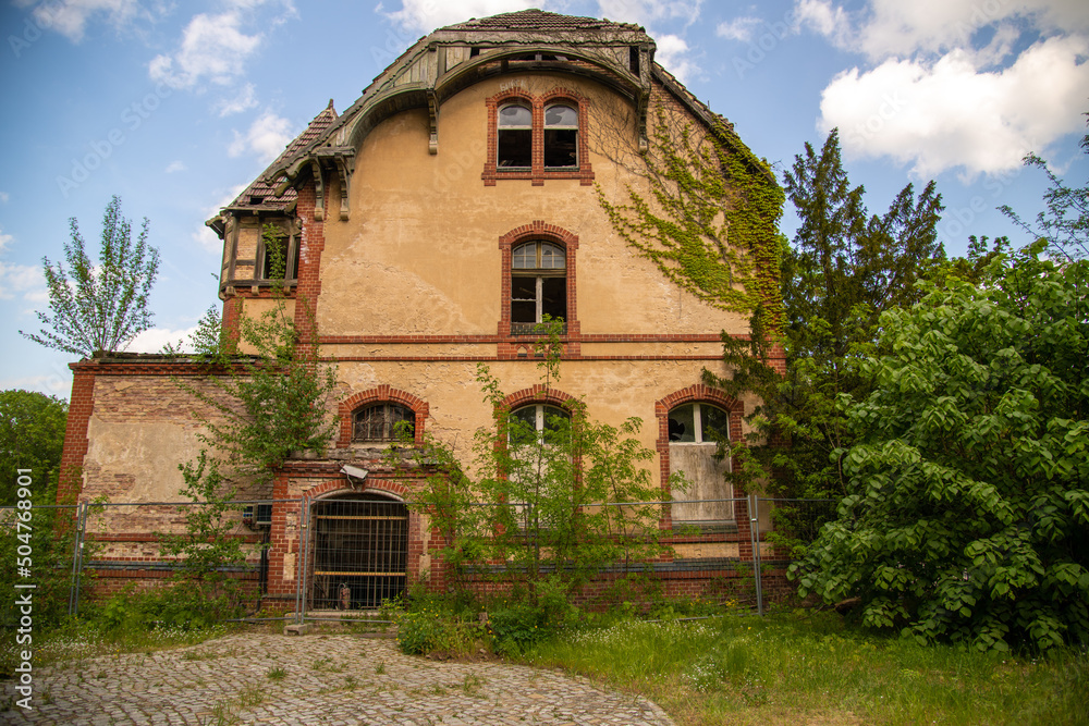 Beelitzer - Heilstätten
leerstehende Gebäude Beelitzer - Heilstätten
leerstehende Gebäude