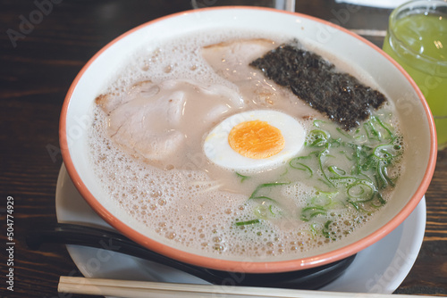 福岡県久留米市名物の美味しい豚骨ラーメン