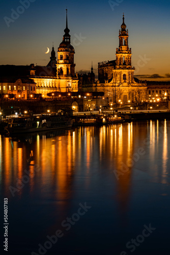 Der Mond über Dresden © Margitta