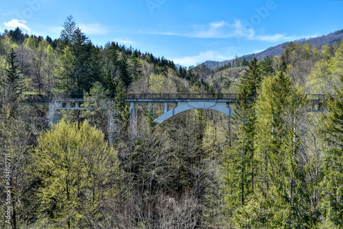 Brücke, Eisenbahnbrücke, Steyrtalbahn, Steyrdurchbruch, Tiefengrabenbrücke, Betonbrücke, Beton, Tiefengraben. Stützen, Pfeiler, Fahrbahn, Trasse, Geländer, Spannweite. Bogen, Höhe, Radweg, Historisch, photo