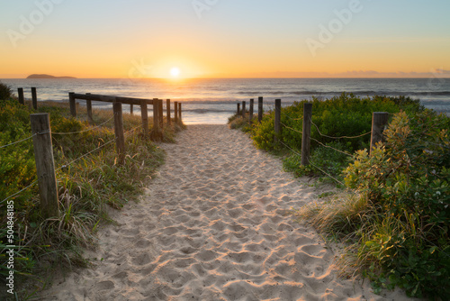 Fototapeta Naklejka Na Ścianę i Meble -  Sunrise over beach path