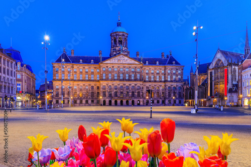 Obraz na płótnie Amsterdam, Netherlands. Dam Square with the Royal Palace and the New Church (Nieuwe Kerk). w salonie