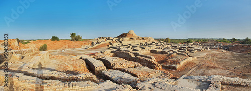 Obraz na płótnie Mohenjo daro ruins close Indus river in Larkana district, Sindh, Pakistan w salonie