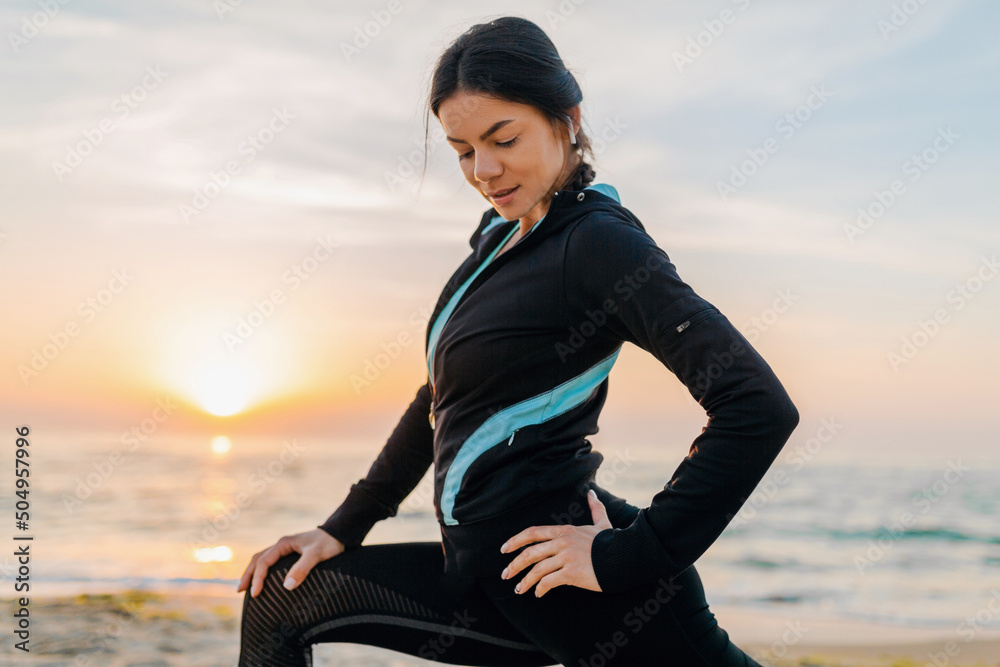 woman doing sports in morning