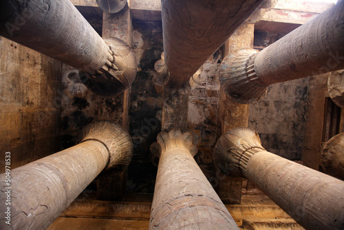 Stampa su tela Hypostyle colonnade room at the Horus temple, Edfu, Egypt