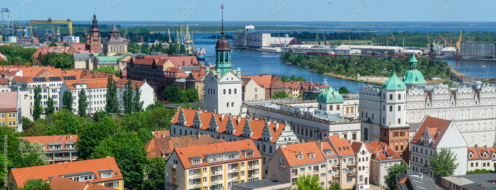 Obraz na płótnie Old Town and Oder river in Szczecin, Poland w salonie