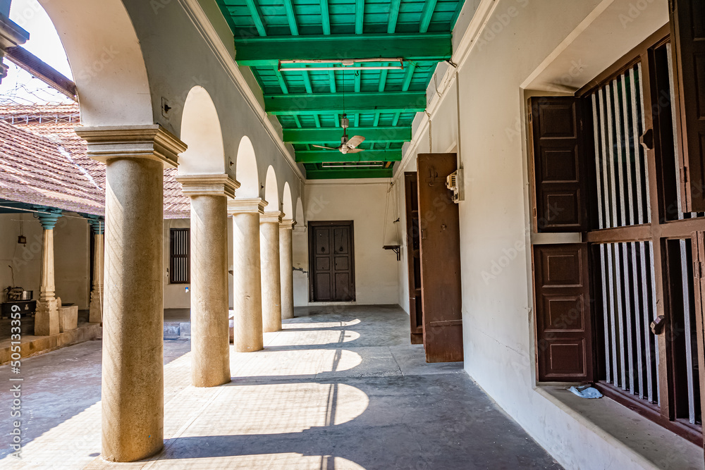 Fototapeta premium Chettinadu Style Heritage Homes in Karaikudi, Pallathur, Athangudi & Kothamangalam are the most lavish & exquisite architectural beauty. This beautiful edifice situated at Chettinad region, Sivagangai