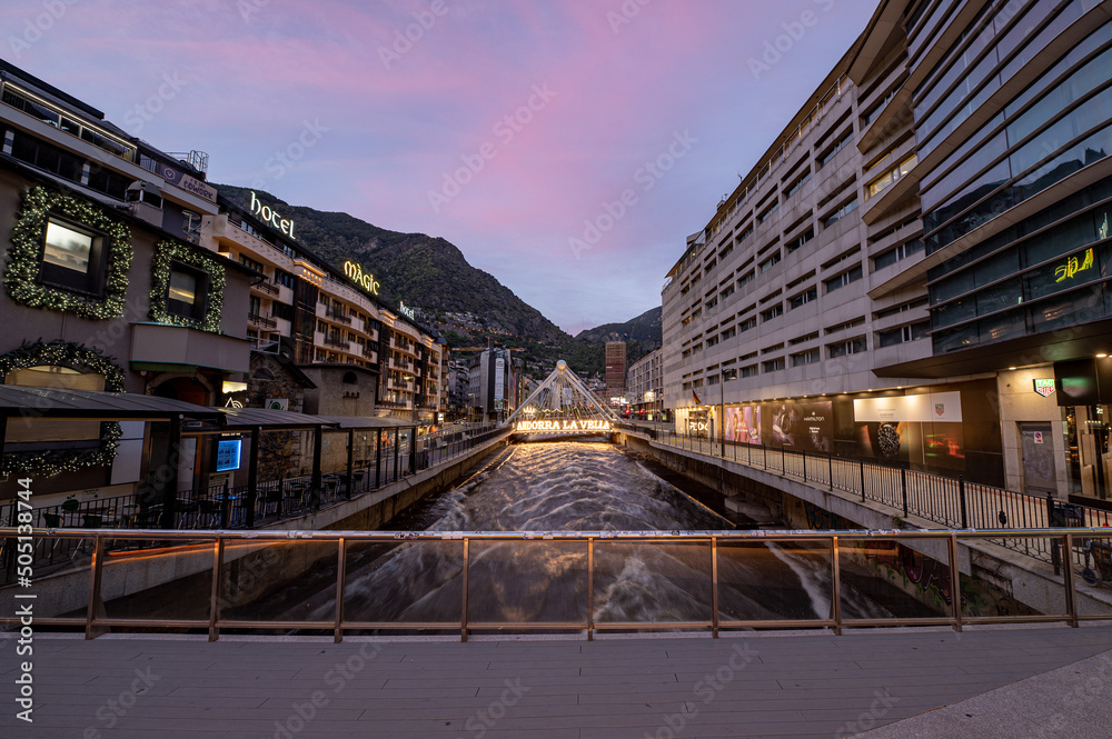 Pont de Paris in the background and the work of Salvador Dali Nobleza