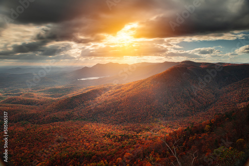 Fotobehang Table Rock State Park, South Carolina, USA in Autumn