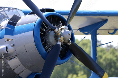 Flugzeug Doppeldecker mit 9 Zylinder Sternmotor