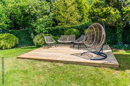 Φωτογραφία A completed decking construction in a garden in Market Harborough, UK in early s
