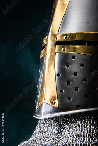 76 / 5,000
Translation results
templar knight renaissance fair armor in metal textures and shape