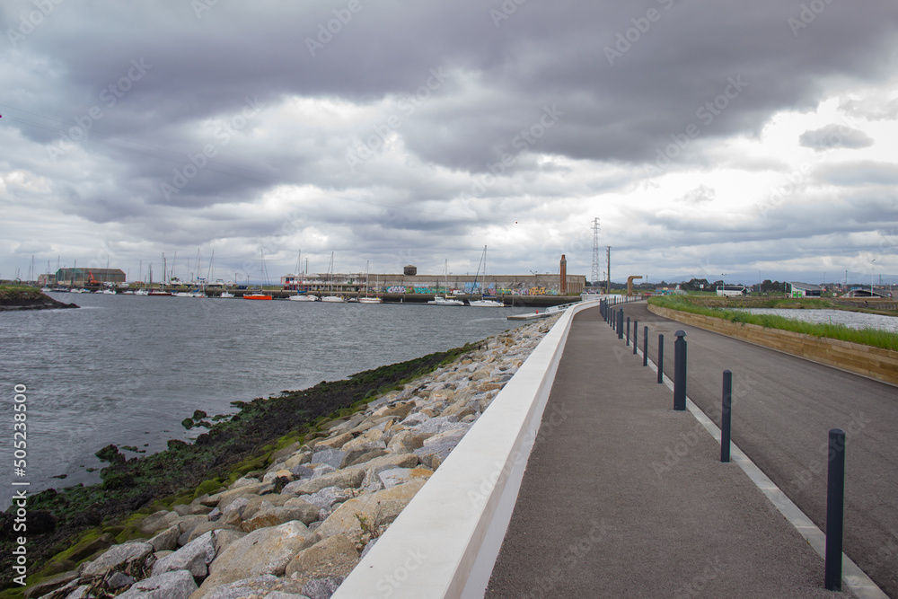 Ria de Aveiro, vista parcial e detalhes da região do Cais A vela e cais do sal no entorno das Salinas da cidade de Aveiro, Portugal 17 de maio de 2022.