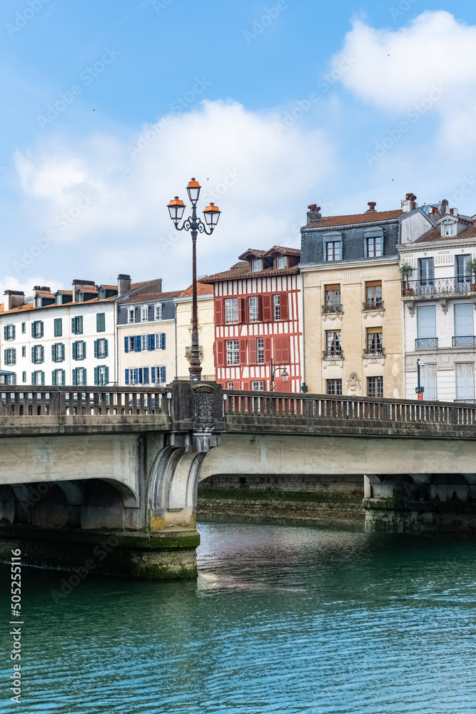 Naklejka premium Bayonne in the pays Basque, typical facades and bridge on the river Nive 