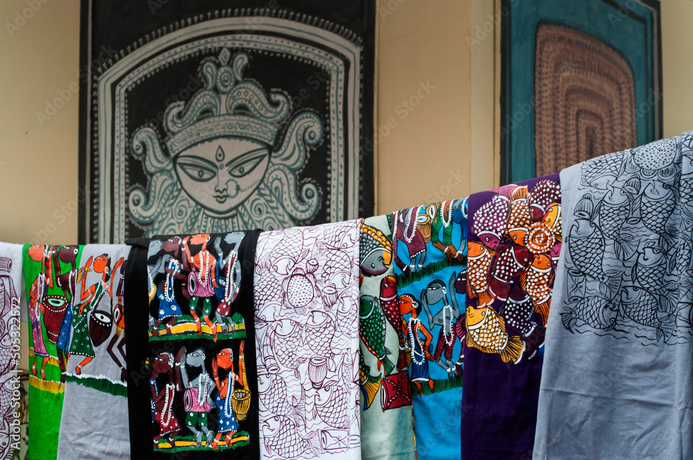 Φωτογραφία KOLKATA, WEST BENGAL , INDIA - DECEMBER 14TH 2013 : Artworks of handicraft, on display during the Handicraft Fair in Kolkata - the biggest handicrafts fair in Asia