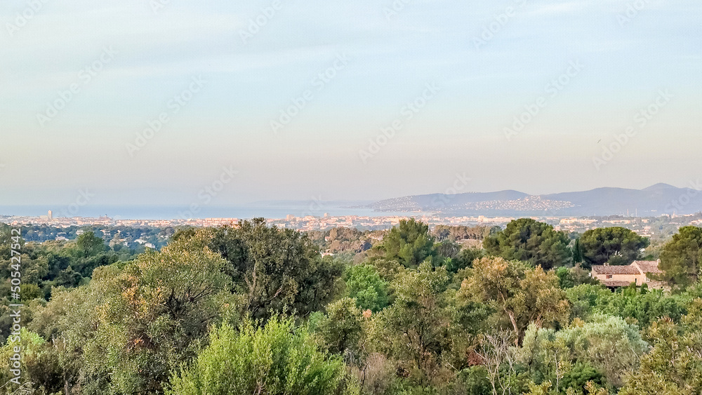Panorama sur le Golfe de Fréjus - Saint Raphaël sur la Côte d'Azur depuis le massif de l'Esterel