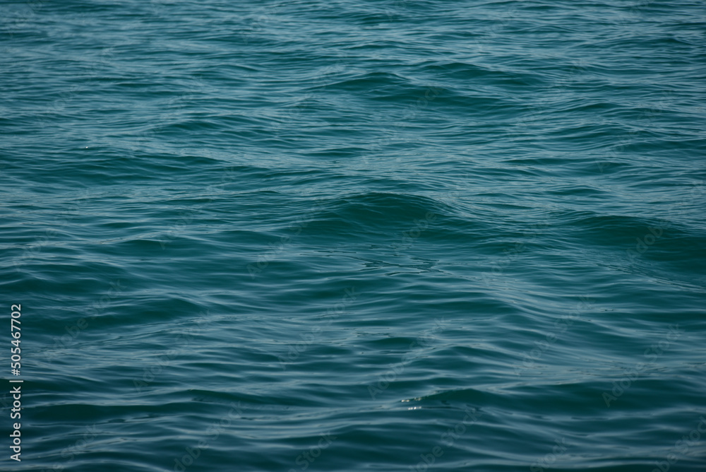 Vaguelettes sur eau de mer Vaguelettes sur eau de mer