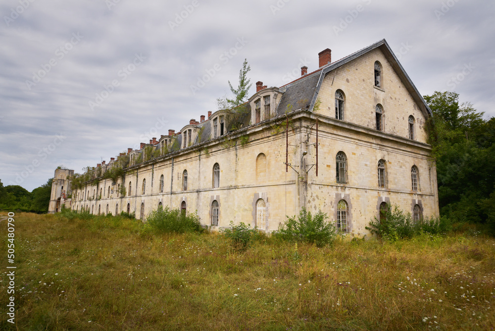 Bâtiments délabrés et abandonnés - Citadelle guerre mondiale