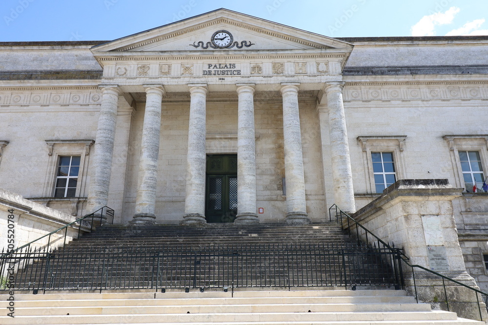 Le palais de justice, vue de l'extérieur, ville de Angouleme, département de la Charente, France