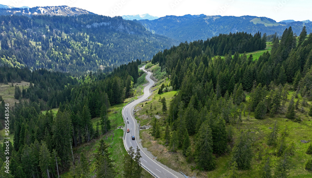 Φωτογραφία Drohnenaufnahme vom Riedbergpass in den Allgäuer Alpen