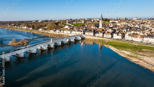 Vue aérienne de La Charité sur Loire et son Pont de Pierre