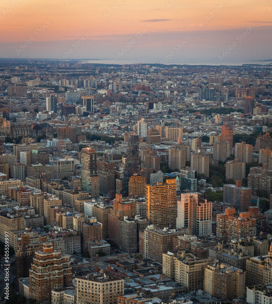 Φωτογραφία Beautiful aerial view of the manhattan skyline at sunset, New York city