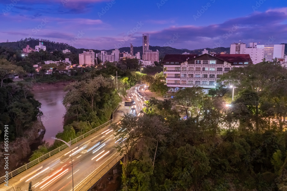 Φωτογραφία Prefeitura Blumenau - Santa Catarina - Rio itajai açu - Por do sol - enxaimel -