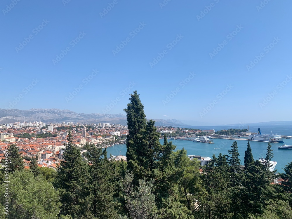 Naklejka premium view of the city of split 