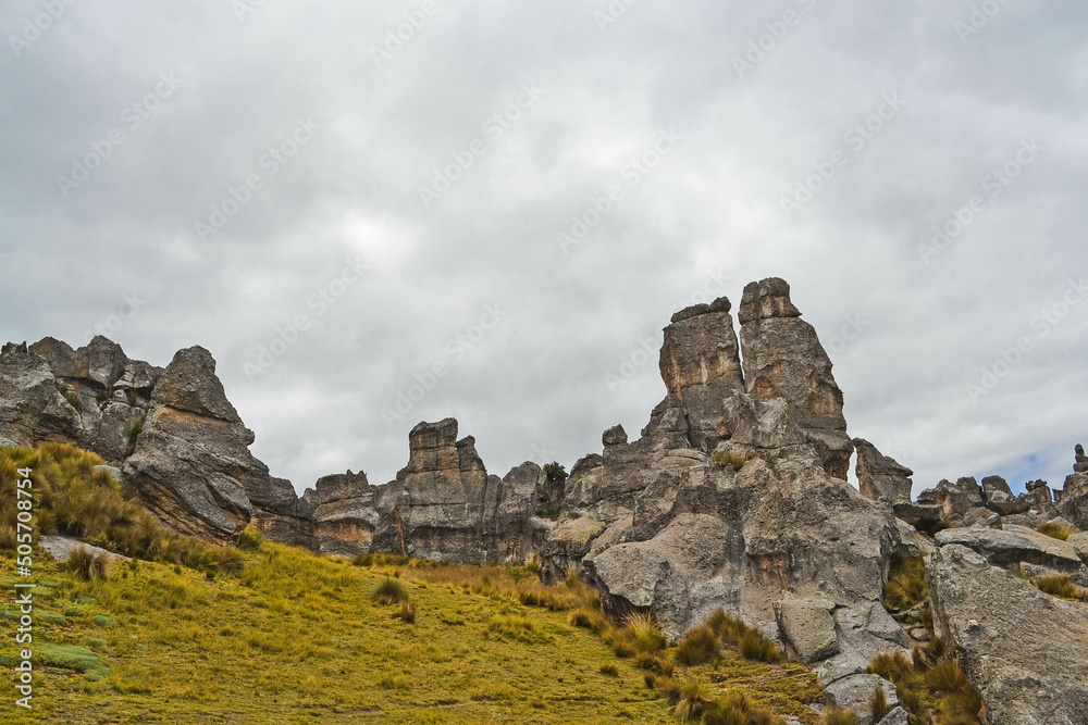 El Bosque de piedras de Huayllay está ubicado en el distrito de Huayllay, provincia y departamento de Pasco, Perú tiene una extensión de 6000 ha.1 Está protegido desde 1974 por el establecimiento del El Bosque de piedras de Huayllay está ubicado en el distrito de Huayllay, provincia y departamento de Pasco, Perú tiene una extensión de 6000 ha.1 Está protegido desde 1974 por el establecimiento del