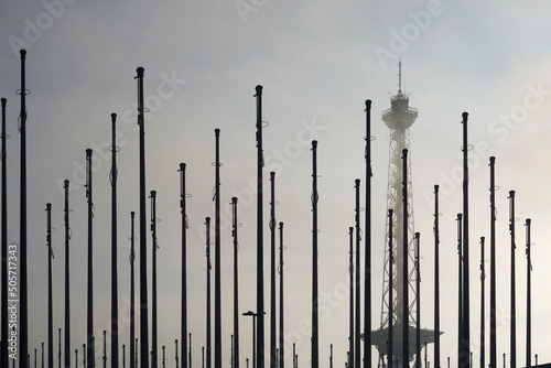 Obraz na płótnie Berliner Funkturm Fahnenmaste w salonie