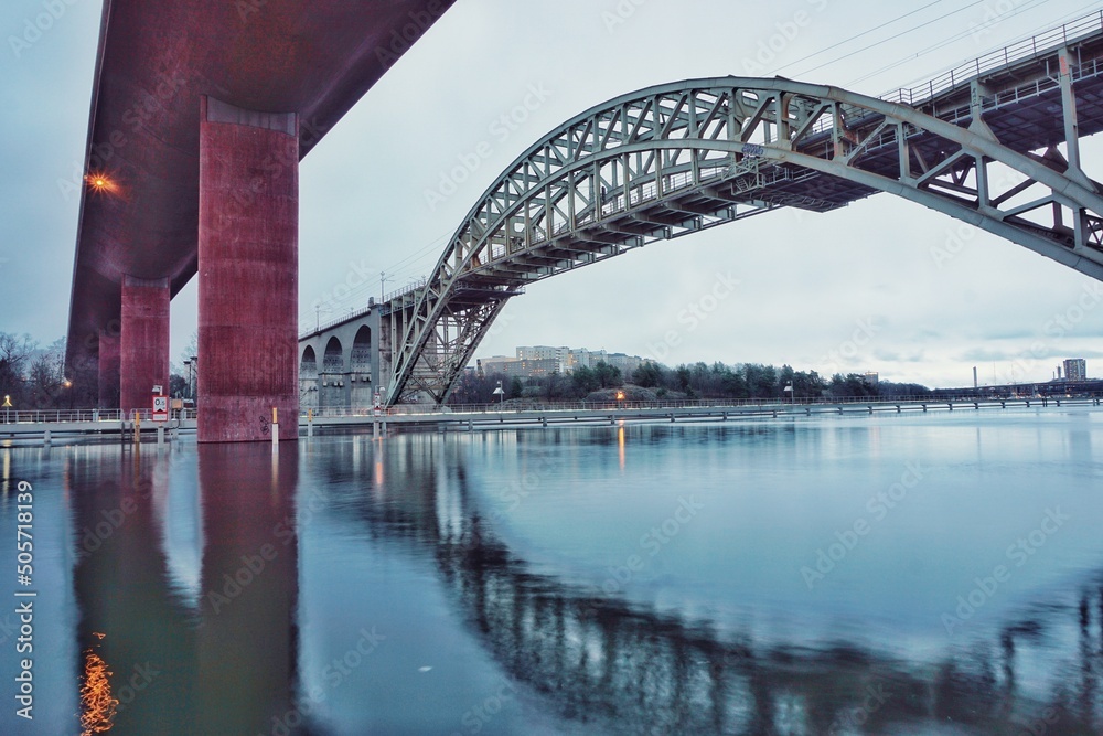 Naklejka premium city harbour bridge